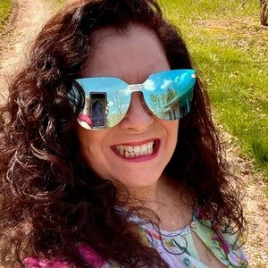 Meet your Posher, Pamela